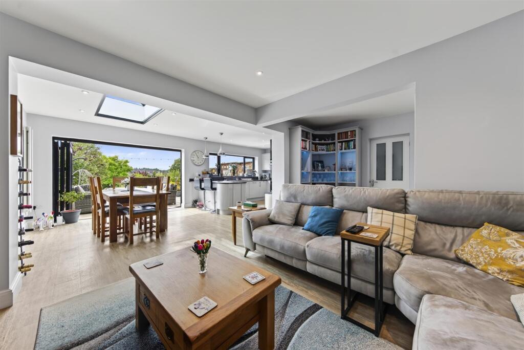 House in Northampton, Wellingborough - View 5