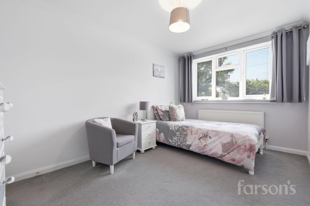 House in Brentwood, Doddinghurst - More