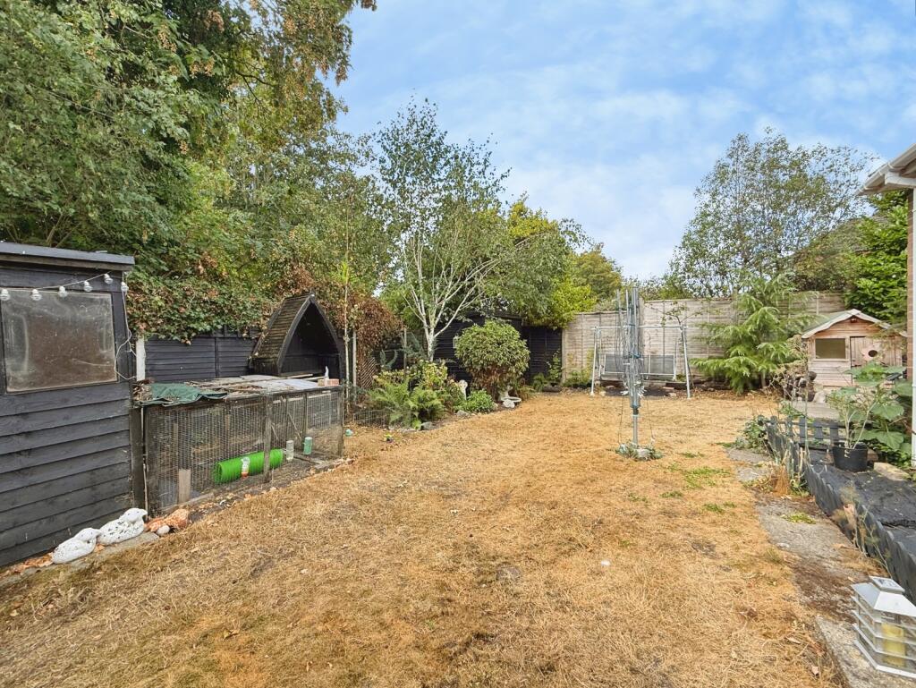 House in Crowthorne, Bracknell Forest - View 4