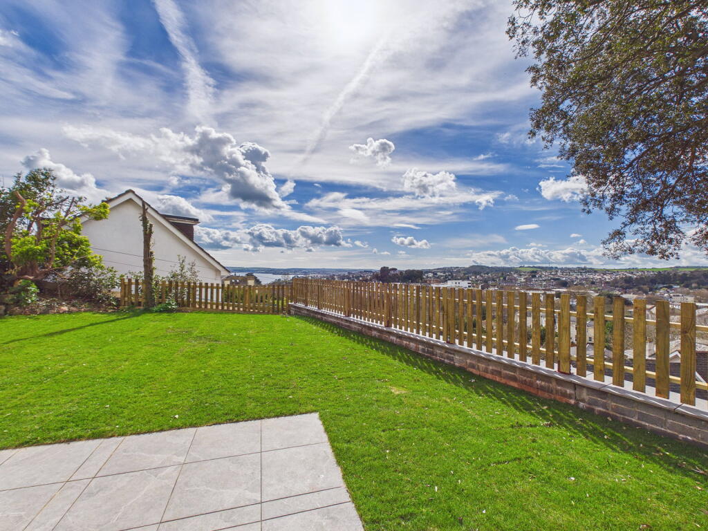 Sonny Rae Villa, Thurlow Road, Torquay photo 3