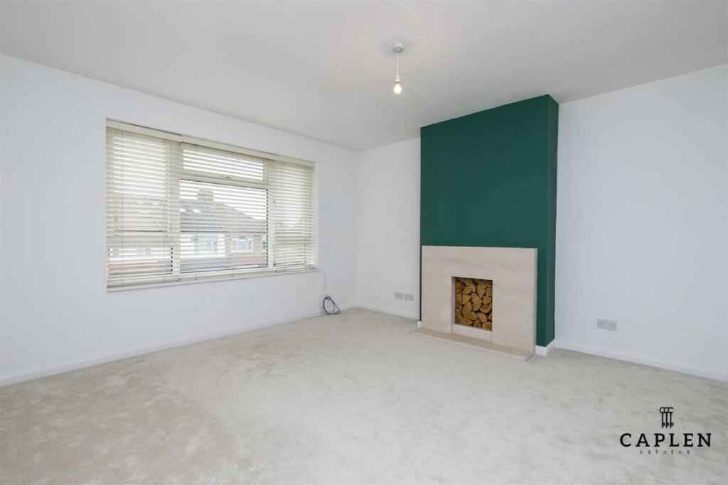 Apartment in Ilford - View 2