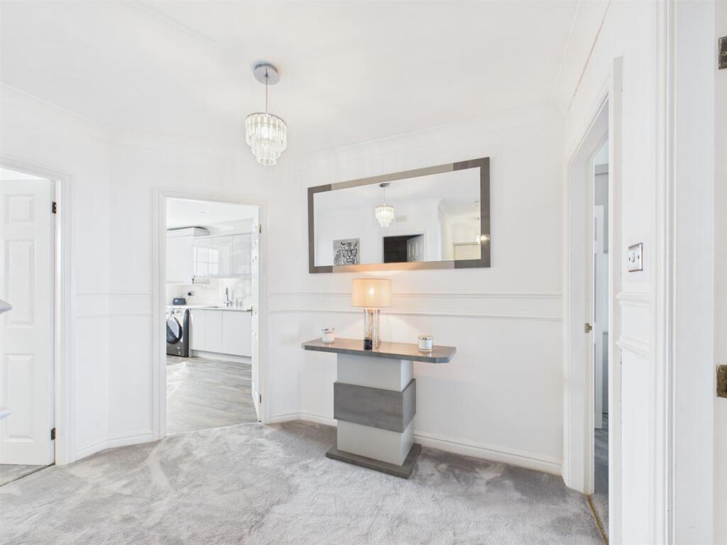 Apartment in Chester - More