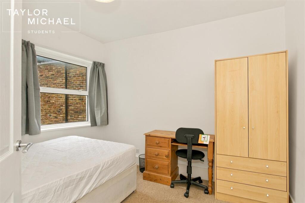 6 bedroom terraced house for rent