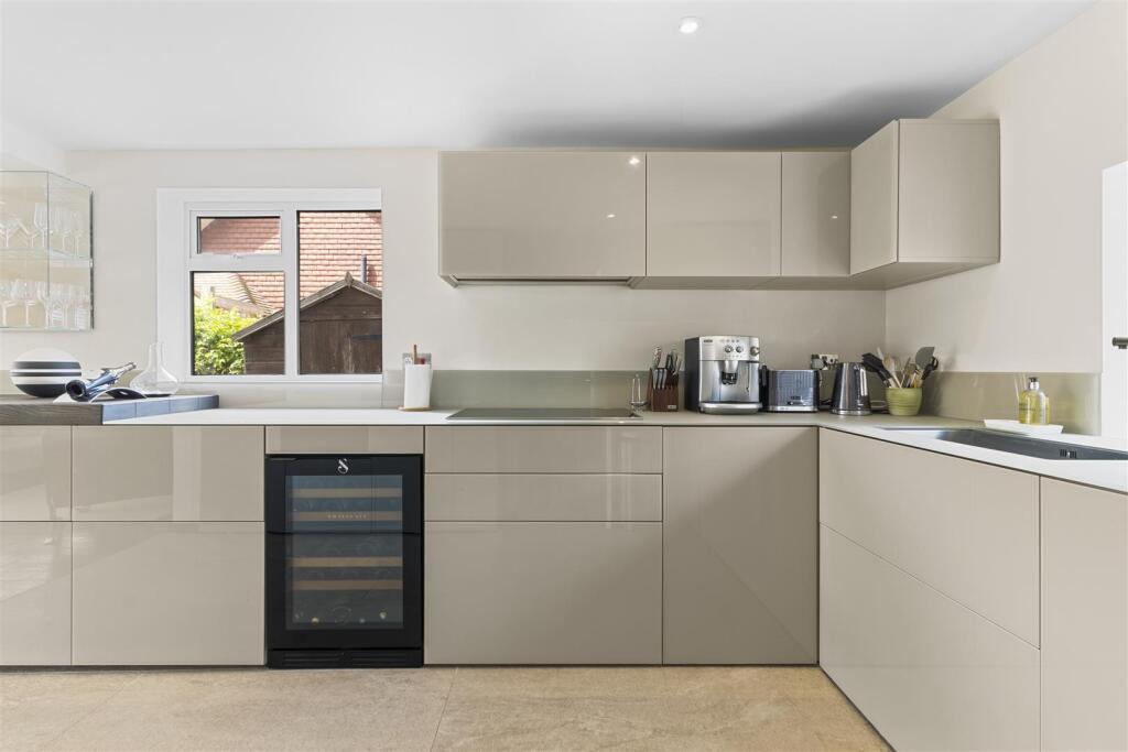 Lullington Close, Seaford photo 5