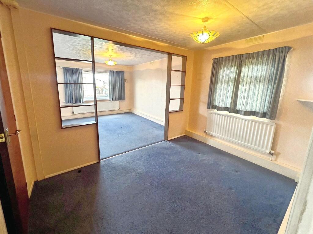 Oaklands Park, Crossways, Dorchester photo 4