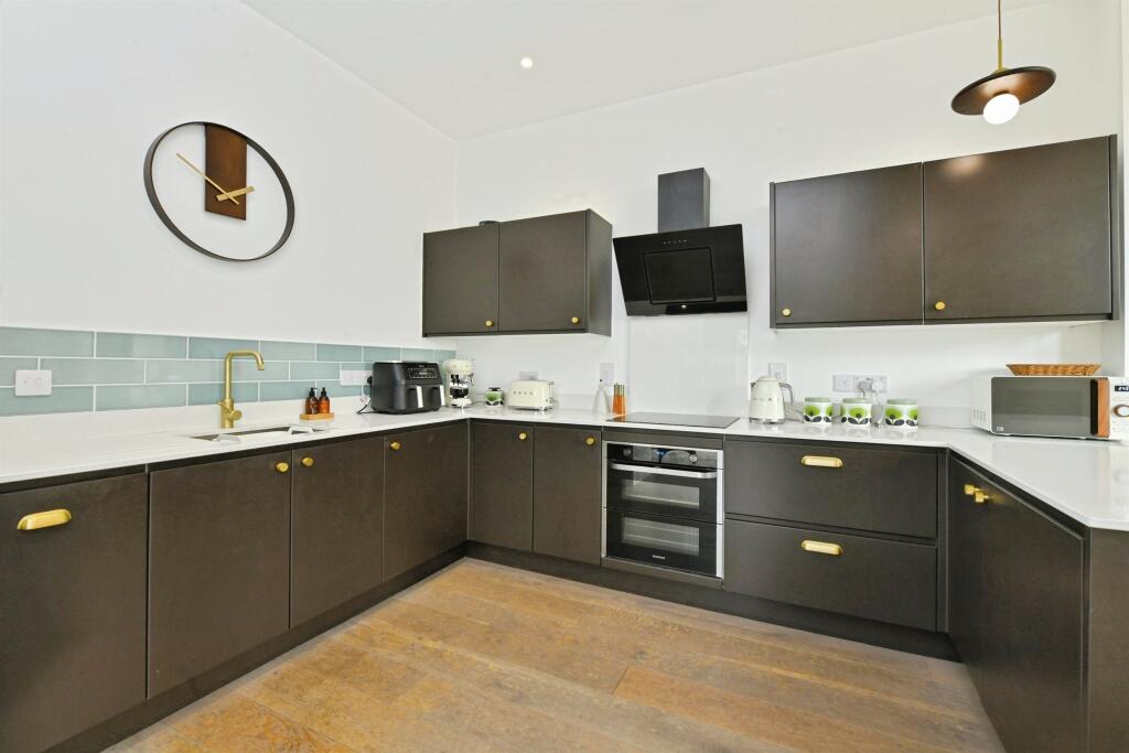 Apartment in Plymouth - View 4