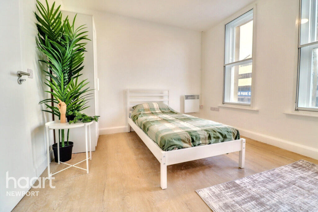 Apartment in Newport - View 5
