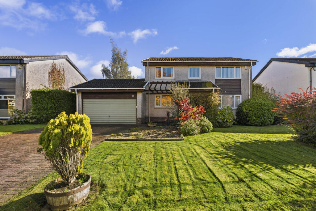 5-bed detached on Cormorant Avenue, Houston, £360,000