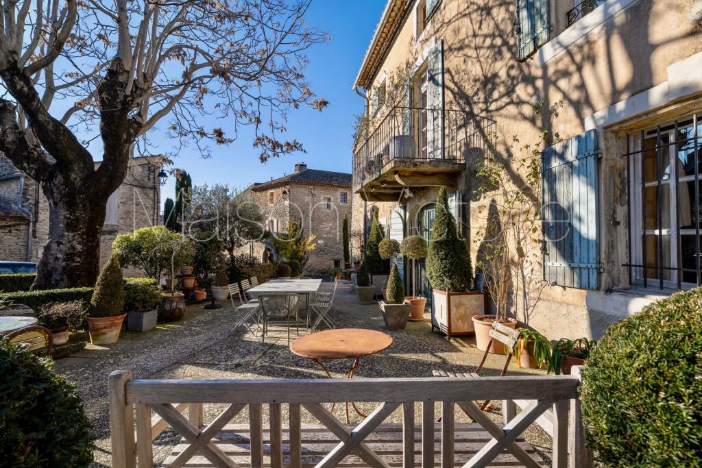Main image of property: Provence-Alps-Cote d`Azur, Vaucluse, Cabrieres d'Avignon