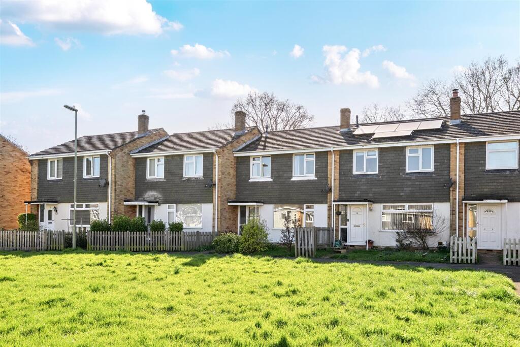 Main image of property: Hayes Close, Fareham