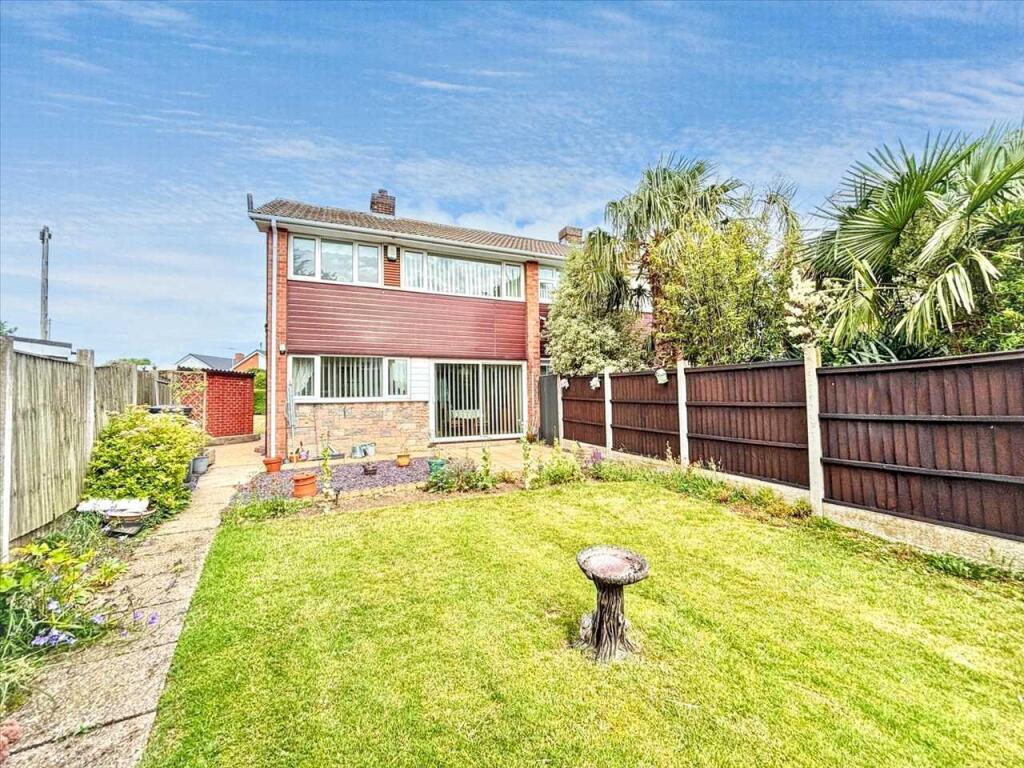 House in Ashfield, Sutton in Ashfield, Nottinghamshire - View 4