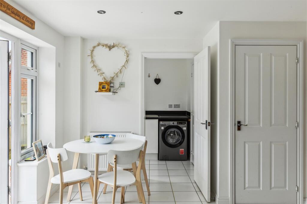 House in Redhill - View 4