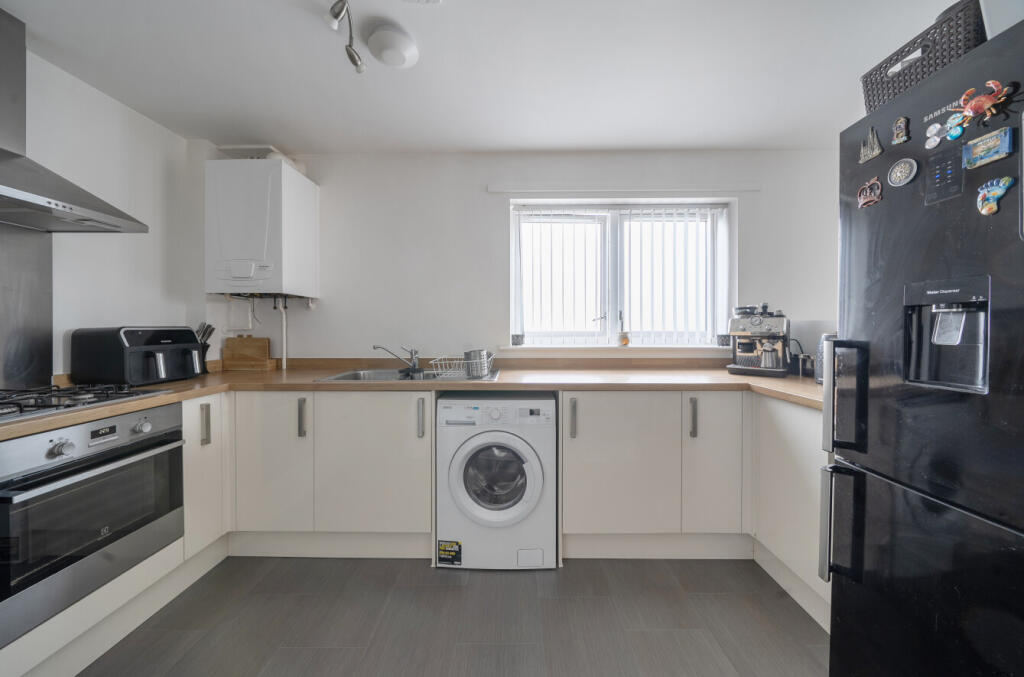 Apartment in Bristol, Kingswood - View 3