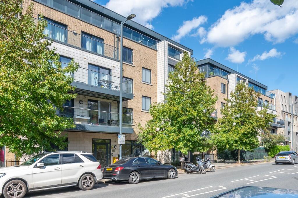 Apartment in London, Kensal Town, Maida Vale - More