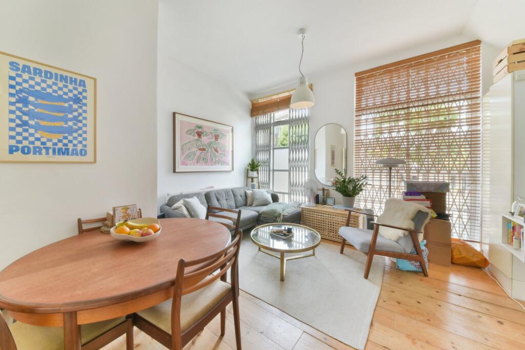 Apartment in London, Victoria Park Village, Hackney - View 3