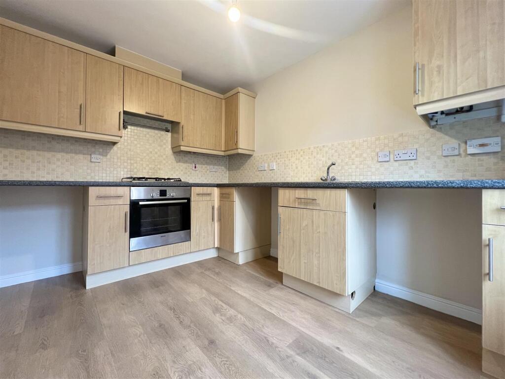 Chestnut Drive, Hagley photo 3