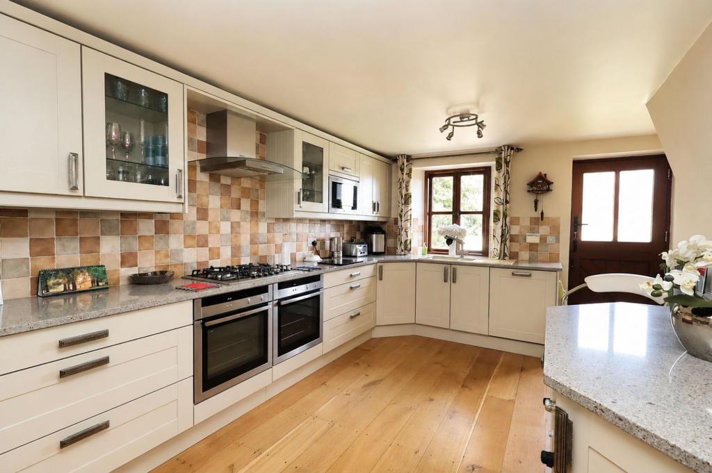 House in St Columb Major, Tregamere - More