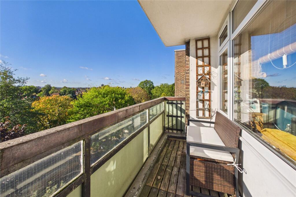 Apartment in London, Aldrington Estate, Furzedown - View 4
