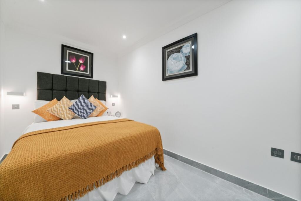 Apartment in London, City of Westminster - More