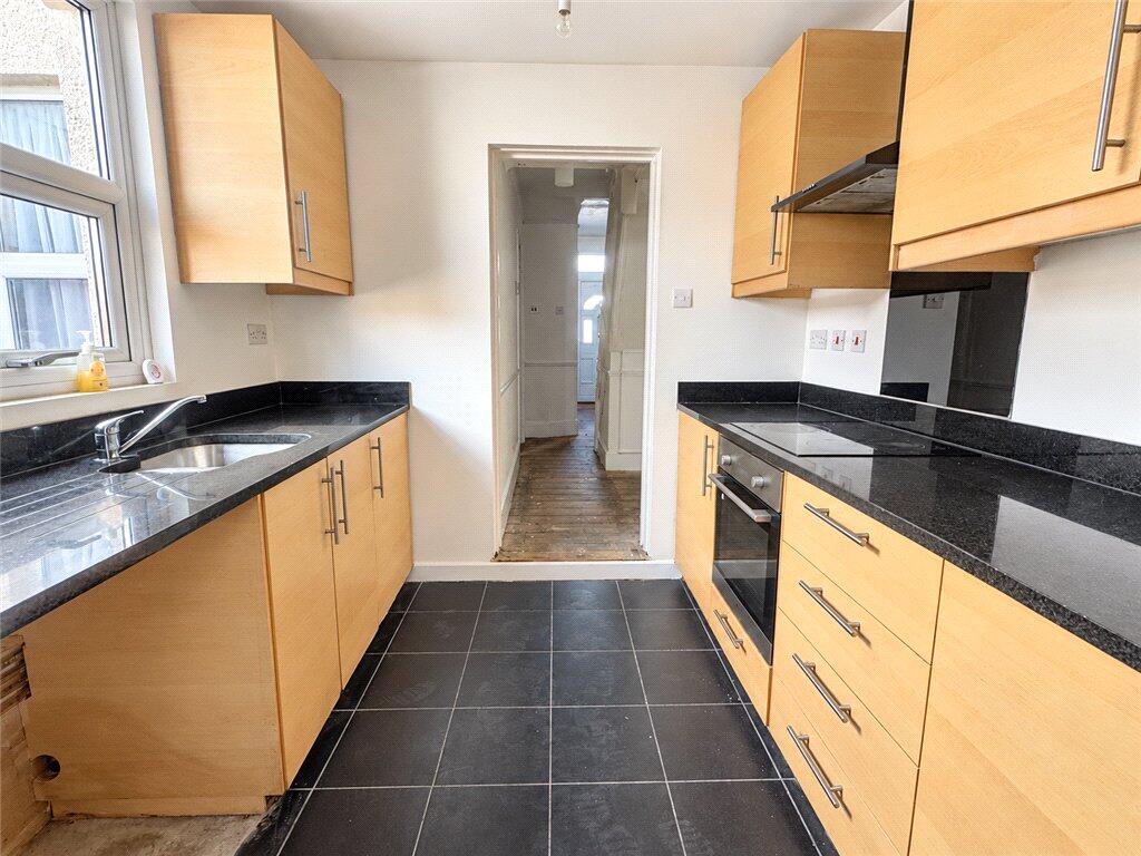House in London, Thornton Heath - More