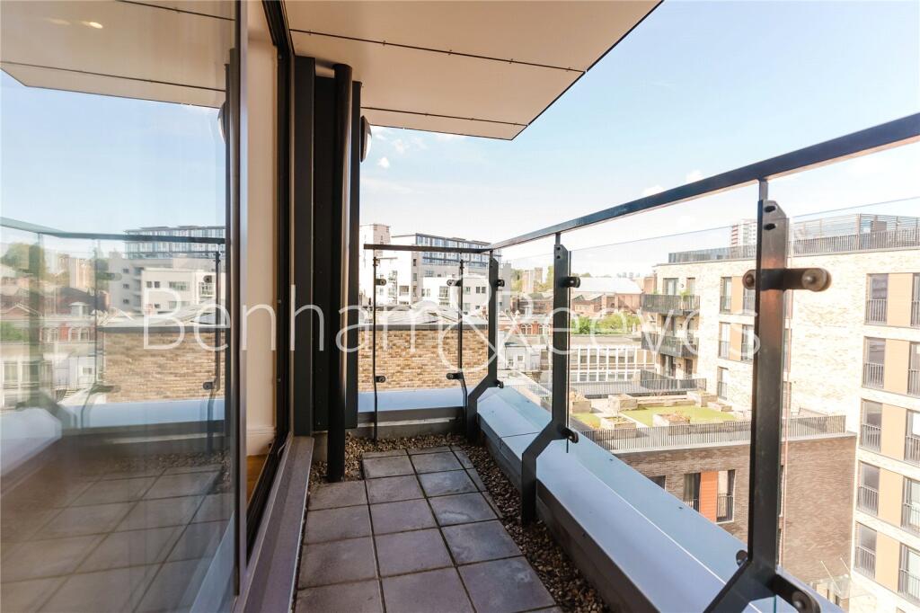 Apartment in London - More