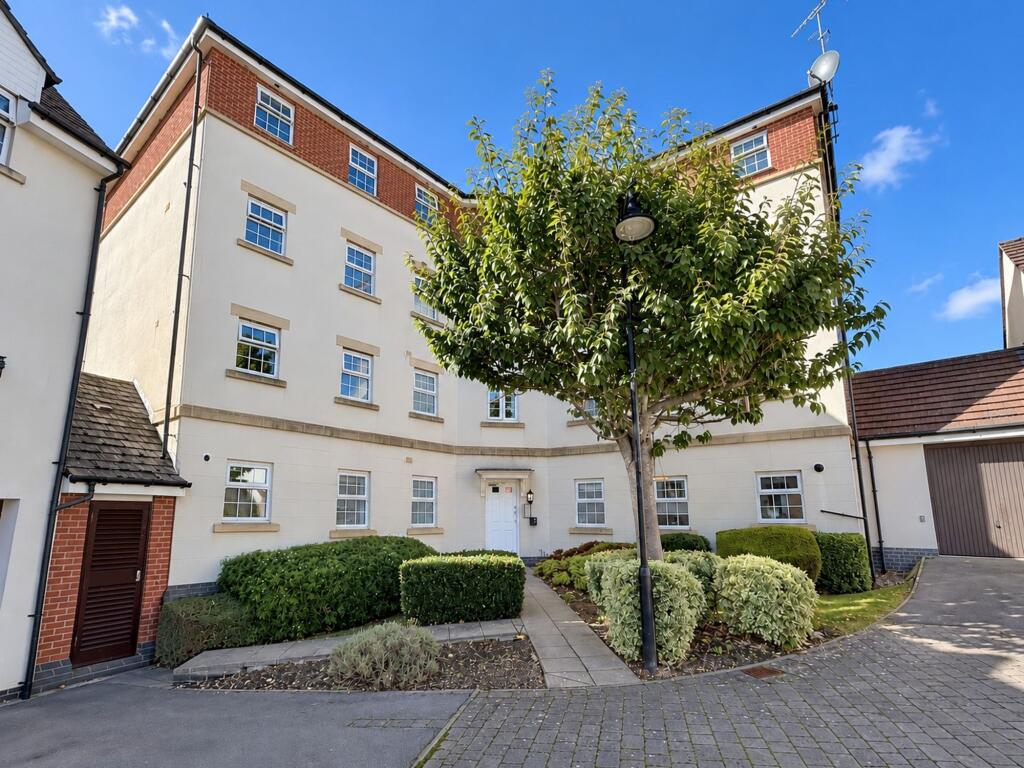 Main image of property: Dovedale, Swindon, SN25