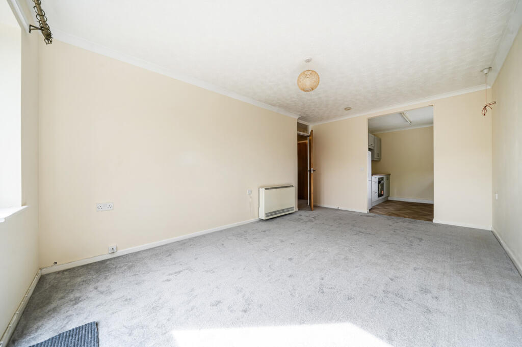 Apartment in Thatcham, West Berkshire - View 4