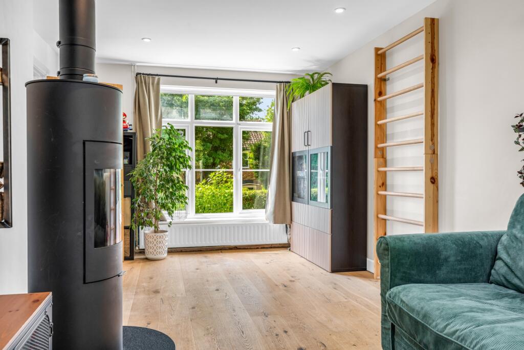 House in Welwyn Hatfield, Hertfordshire - View 5
