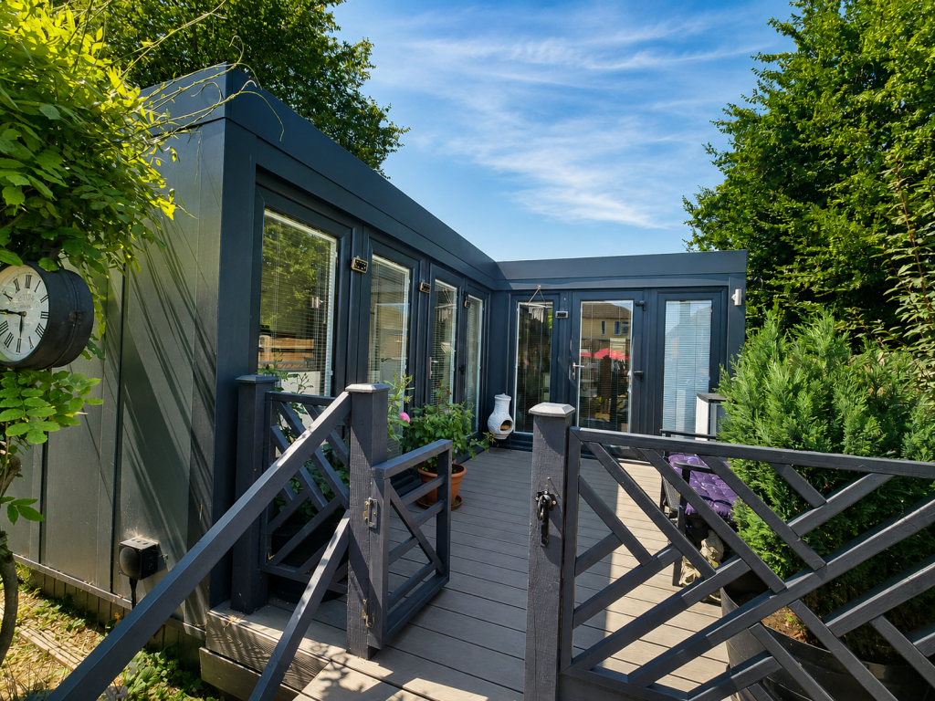 An extended family home with exceptional living space and a 1 bed self-contained annexe. photo 2