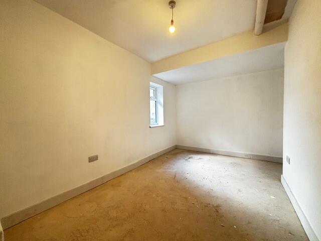 Apartment in Ashfield, Sutton in Ashfield, Nottinghamshire - More