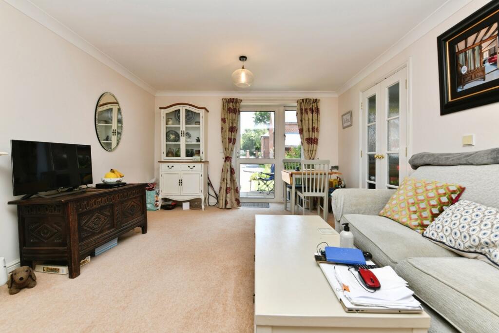 Apartment in Wells, Somerset - View 3