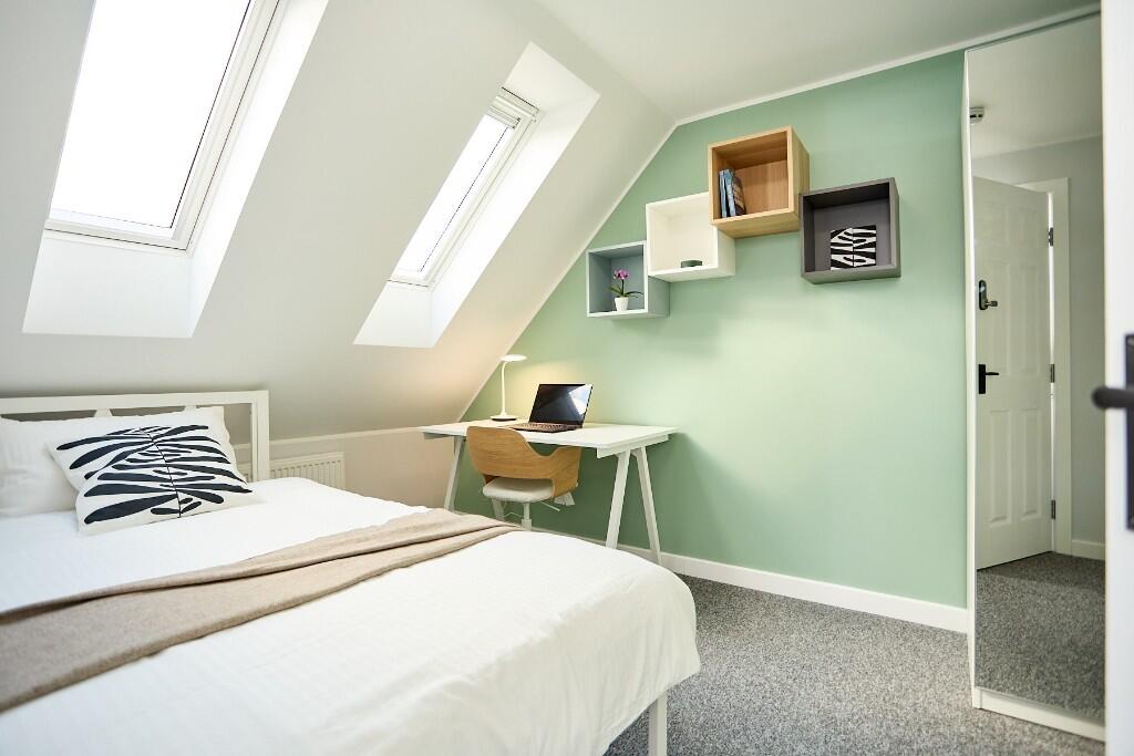 5 bedroom town house for rent