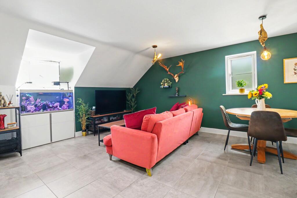 Apartment in Southampton - View 4