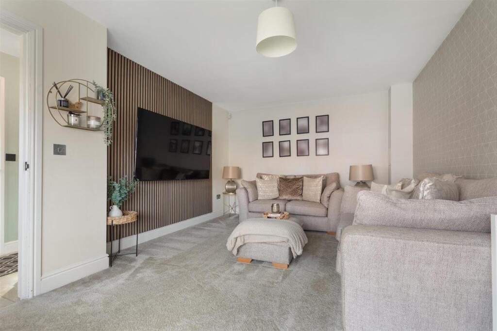 House in Lenzie, Rosebank - View 4