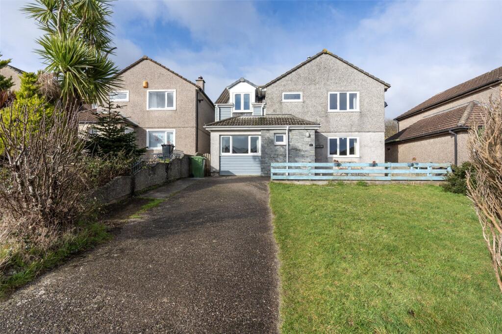 3/4 bedroom detached house in Newlyn, great location, no chain