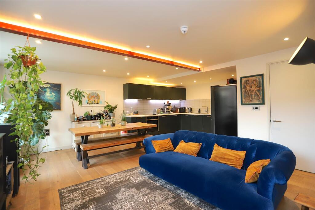 Main image of property: Murrays Mills, Ancoats