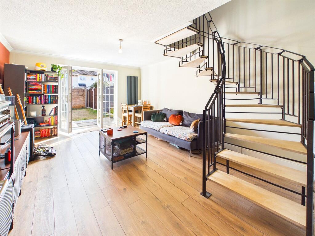 House in Newport - View 5