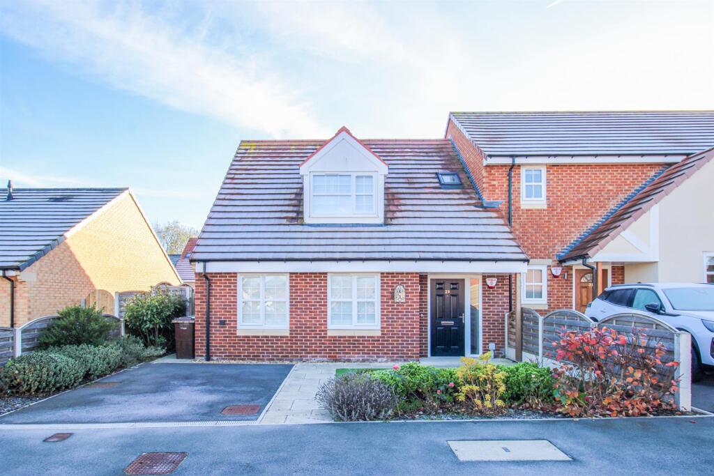 2-bed semi-detached on Nevile Drive, Walton, Wakefield, £340,000