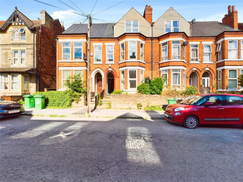 5-bed terraced on Burford Road, Nottingham, Nottinghamshire, NG7, £300,000