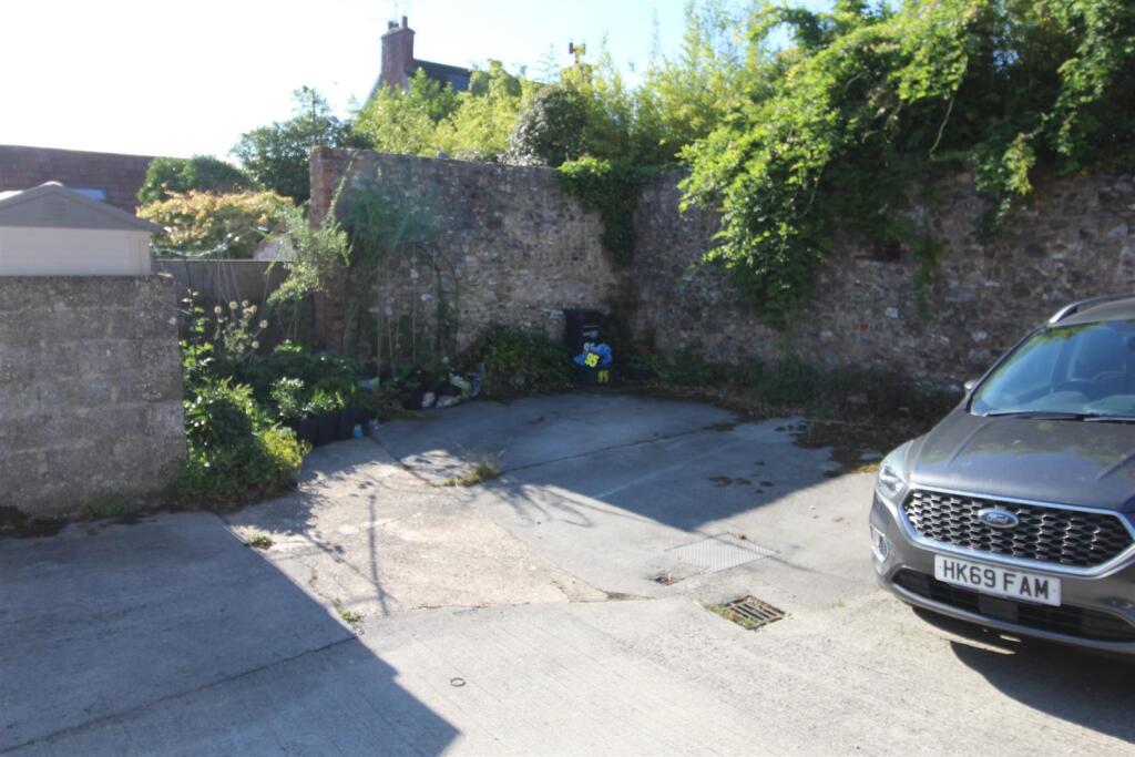 House in Taunton - View 5