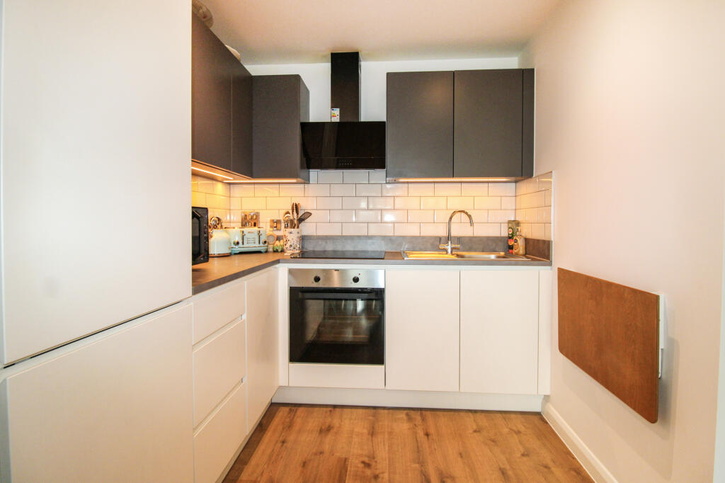 Apartment in Rushmoor, Hampshire - More