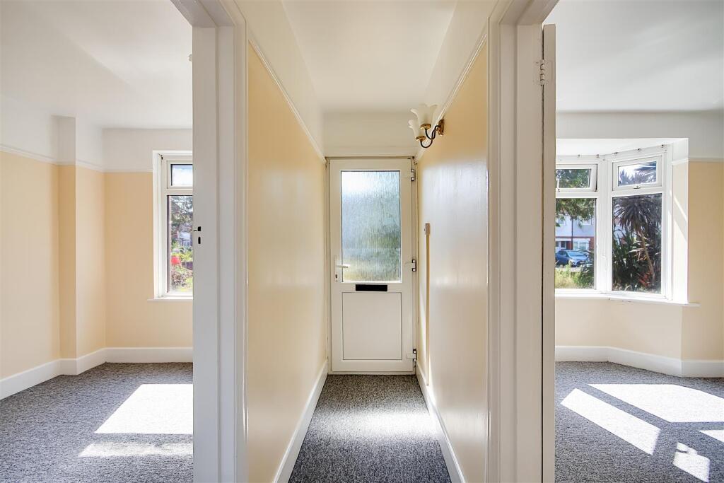 South Farm Road, Broadwater, BN14 - More