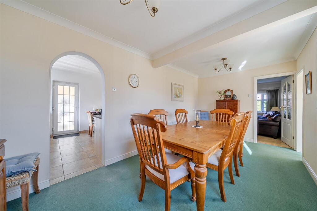 Winslade Park Avenue, Clyst St. Mary, Exeter photo 4