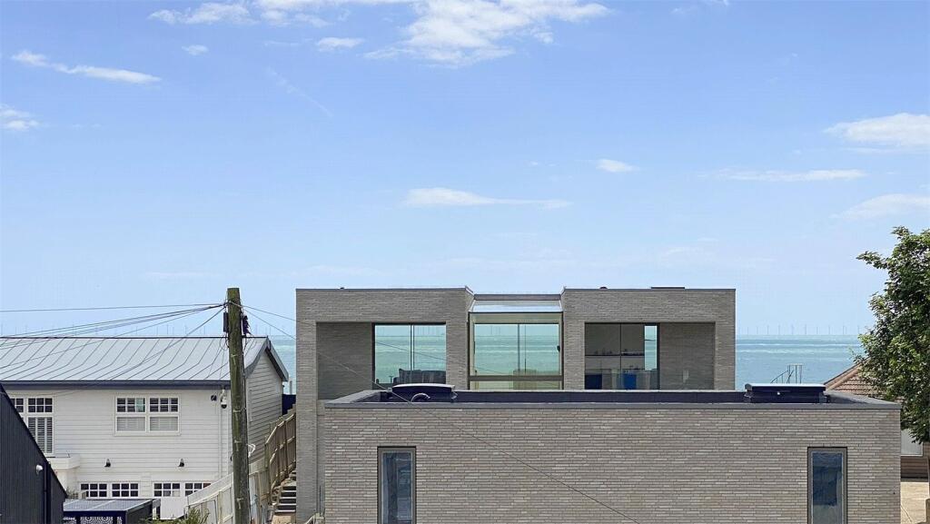 House in Lancing - View 4