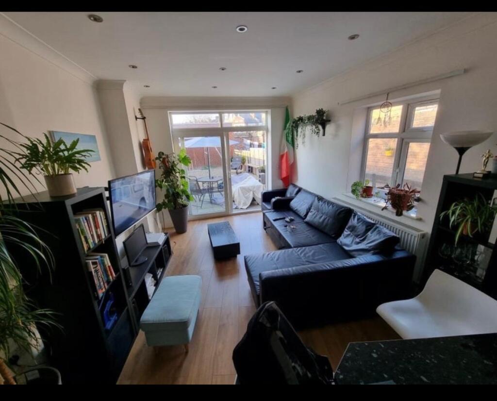 Main image of property: Weston Park - G/F****, London