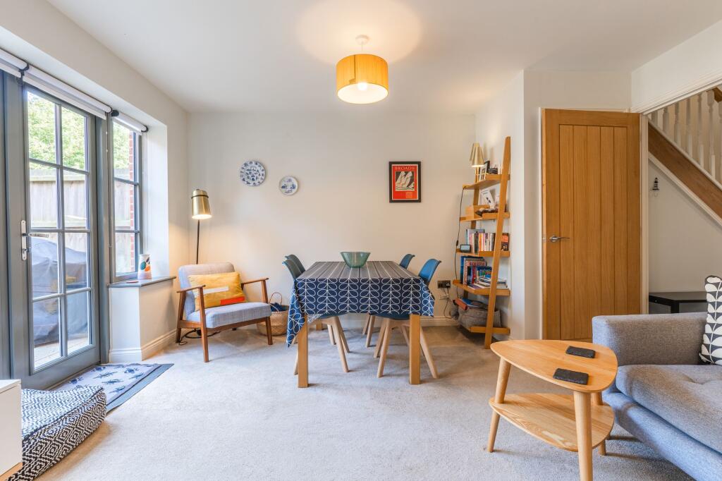 A Charming Coastal Property in Mundesley photo 4