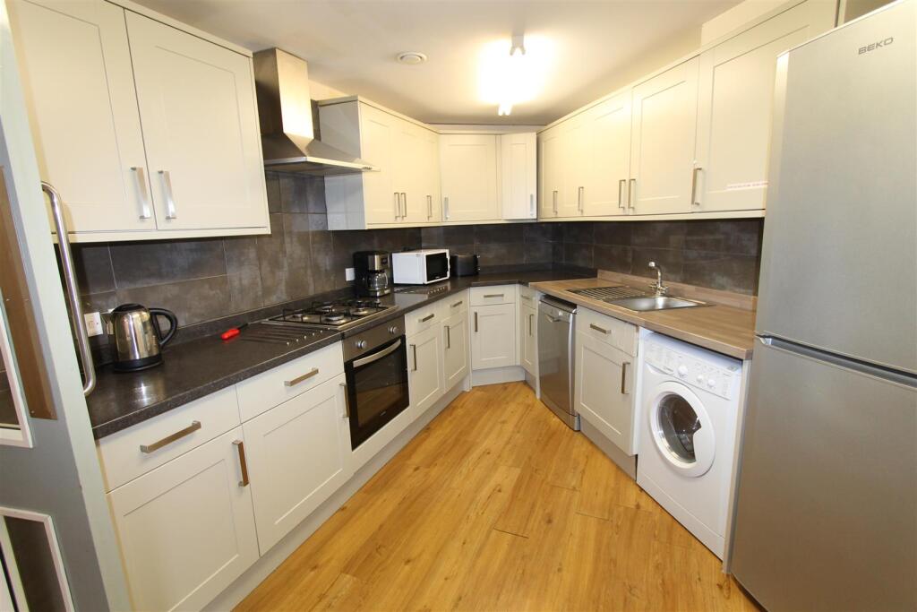 Apartment in Warwick, Sydenham, Royal Leamington Spa - View 3