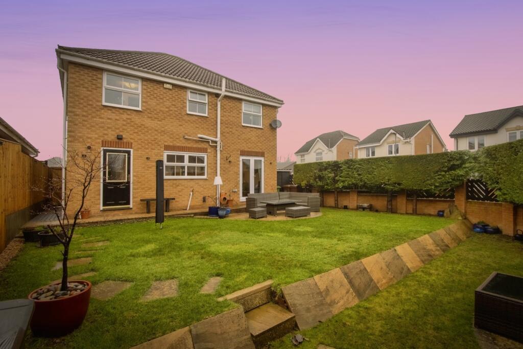 High Keep Fold, WAKEFIELD, West Yorkshire, WF4 photo 4