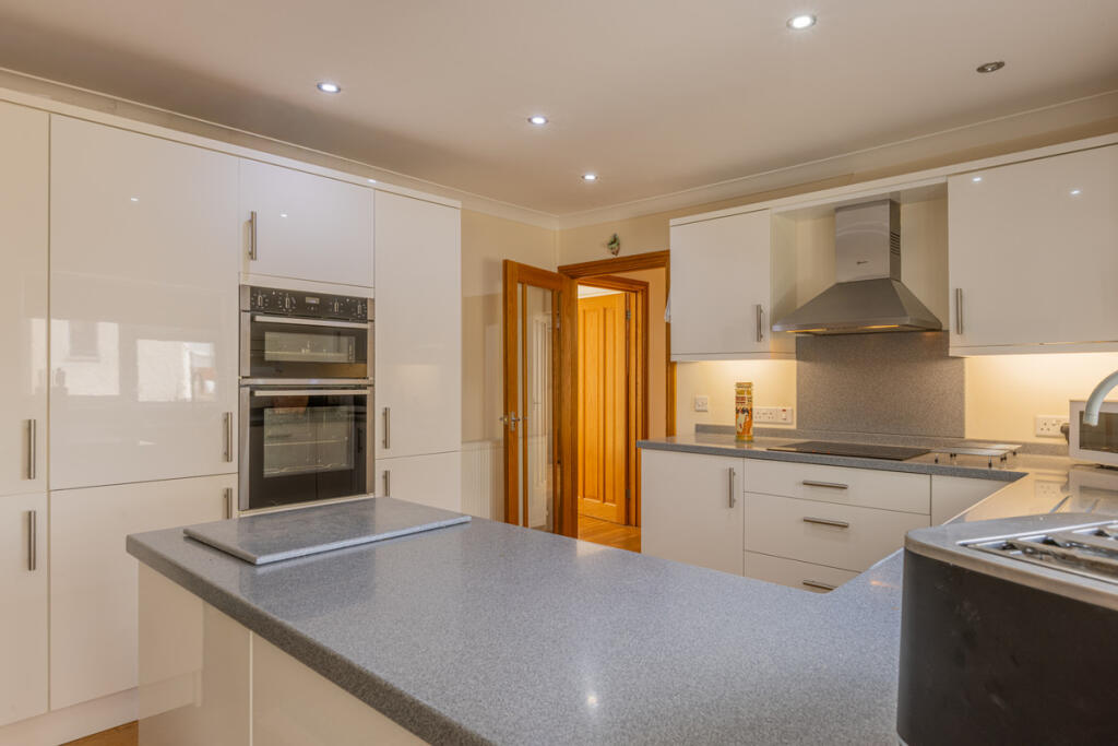 House in Newport, Ridgeway, Allt-yr-yn - View 3