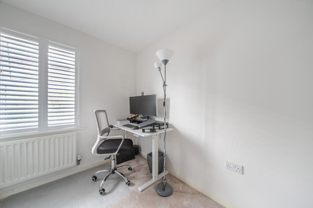 Apartment in Kingston upon Thames - More